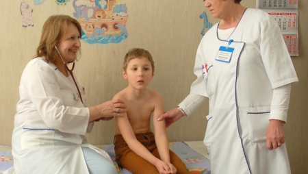 БЕЗПЛАТНИ ПРЕГЛЕДИ ЗА ДЕЦА ПО СЛУЧАЙ МЕЖДУНАРОДНИЯ ДЕН НА ДЕТЕТО