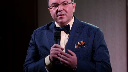 КОЛЕДЕН ПОЗДРАВ ОТ ИЗП. ДИРЕКТОР НА "АЛЕКСАНДРОВСКА" ДОЦ. КОСТАДИН АНГЕЛОВ