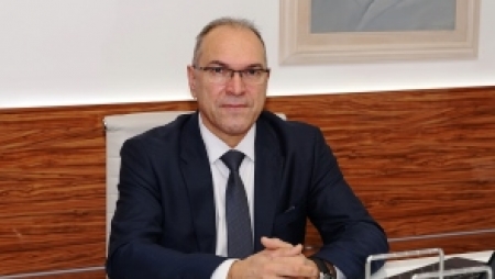 КОЛЕДЕН ПОЗДРАВ ОТ ИЗП. ДИРЕКТОР НА "АЛЕКСАНДРОВСКА" ПРОФ. БОРИС БОГОВ
