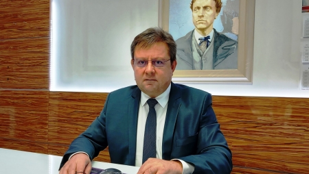 ПОЗДРАВ НА ИЗП. ДИРЕКТОР НА "АЛЕКСАНДРОВСКА" Д-Р АТАНАСОВ КЪМ ПРОФЕСИОНАЛИСТИТЕ ПО ЗДРАВНИ ГРИЖИ НА БОЛНИЦАТА В МЕЖДУНАРОДНИЯ ДЕН НА СЕСТРИНСТВОТО